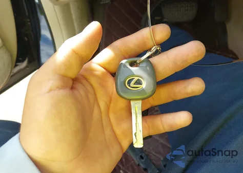 2005 Lexus Es 330 из США, поврежденный, VIN JTHBA30G955060596